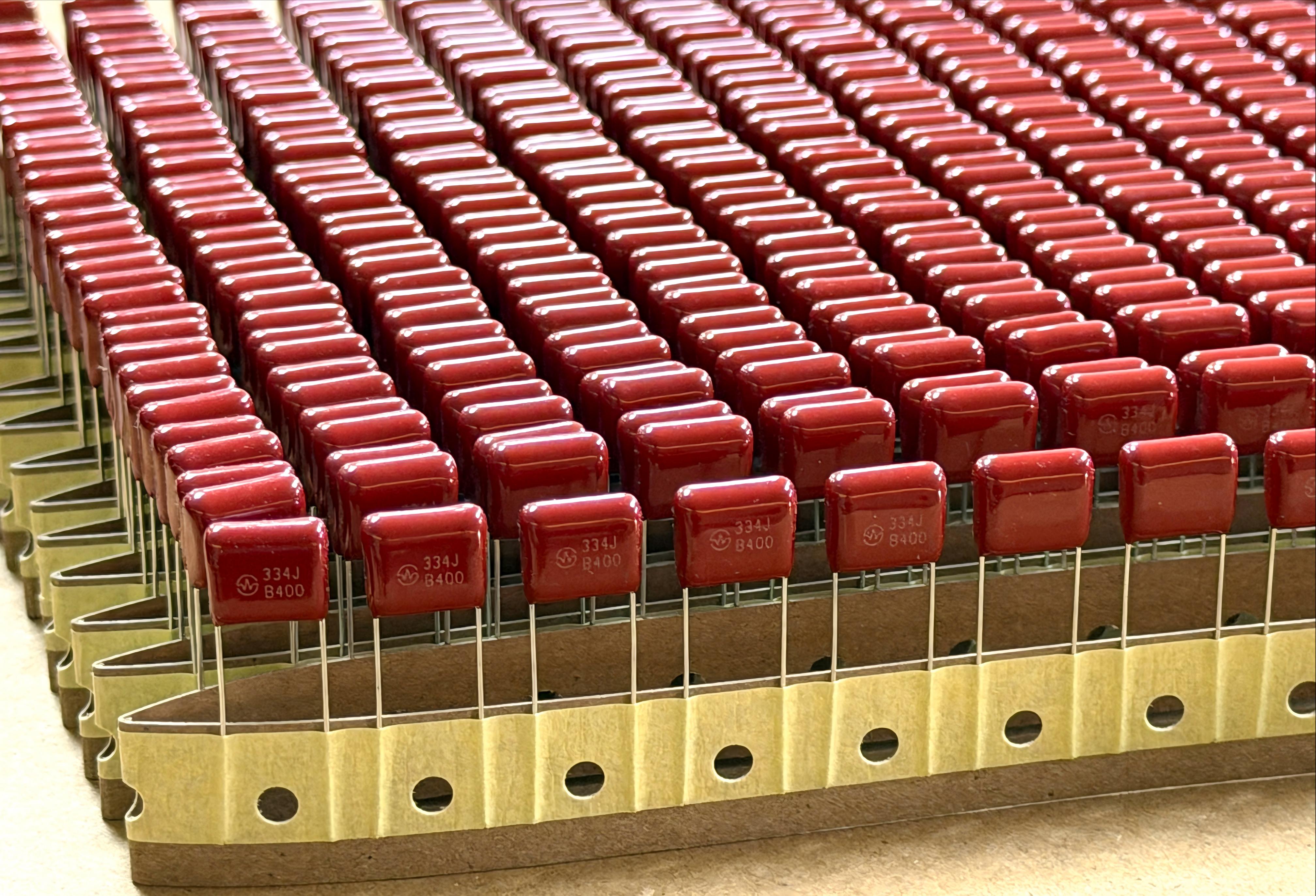 Uloga i izbor CBB kondenzatora u strujnim krugovima